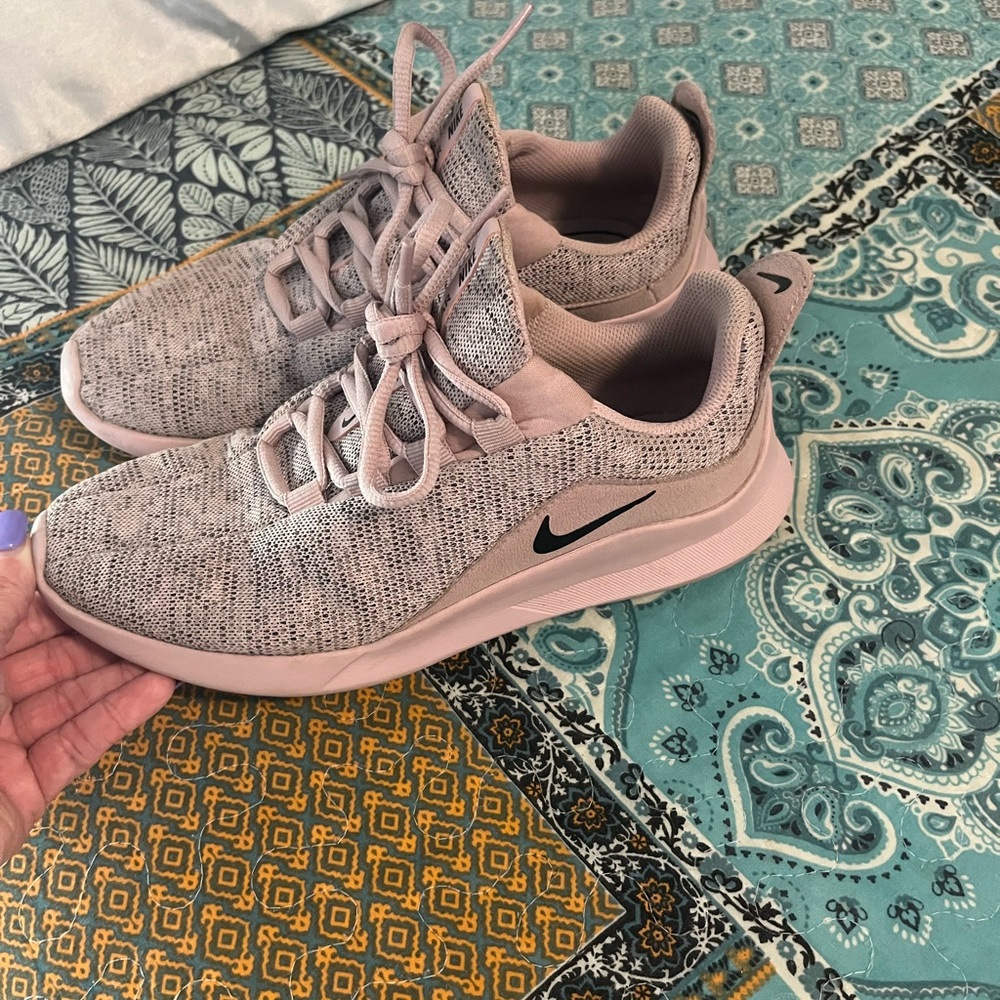 Nike Women's Light Pink Knit Sneakers